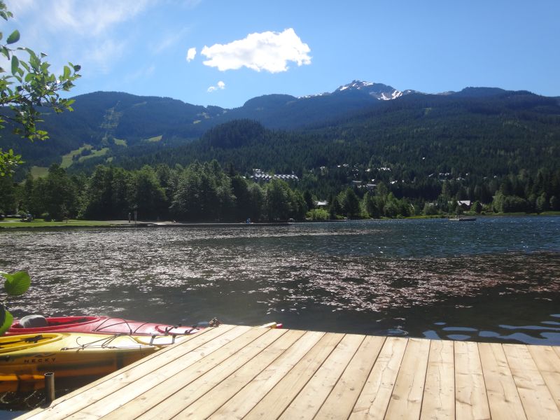 Steg, Kanu und See